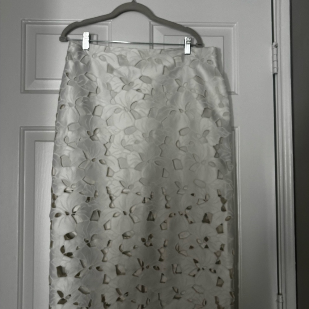 H&M White Floral Midi Skirt
